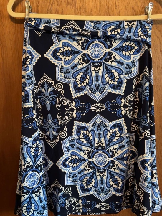LuLaRoe Navy and Light Blue Medallion Print Skirt - Picture 2 of 3